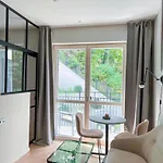 Апартаменты New Cozy Designer In Uzupis Walk To Old Town In A Luxury Building Garden View Balcony *