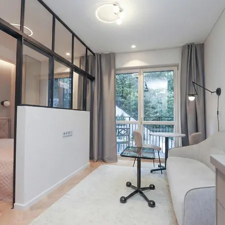 New Cozy Designer In Uzupis Walk To Old Town In A Luxury Building Garden View Balcony Вильнюс