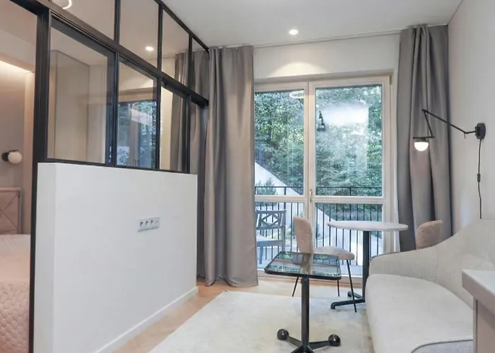 New Cozy Designer In Uzupis Walk To Old Town In A Luxury Building Garden View Balcony Vilnius