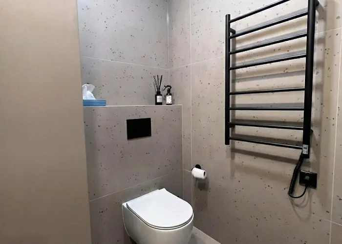 아파트 New Cozy Designer In Uzupis Walk To Old Town In A Luxury Building Garden View Balcony